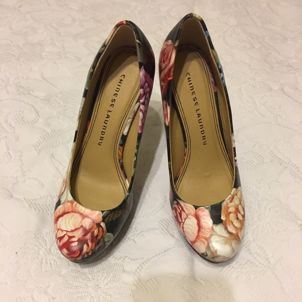 High heels shoes